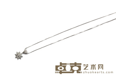 白金镶钻花形项链 坠长2.7厘米