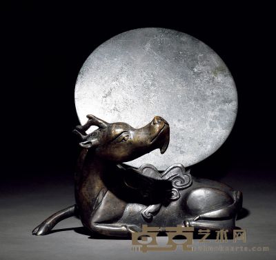 犀牛望月镜架 高11.6cm