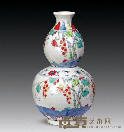 葡萄纹斗彩葫芦瓶 高：46cm