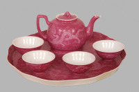 轧道粉彩胭脂红龙纹茶具一套《乾隆年制》