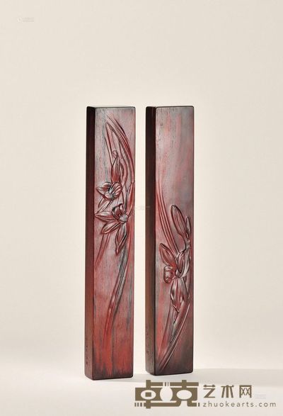 徐善根作 《幽兰》 紫檀镇纸 30.2×4.9×3.1cm