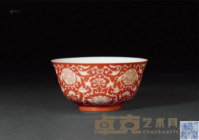 清道光 矾红地留白缠枝花卉纹碗 直径13cm
