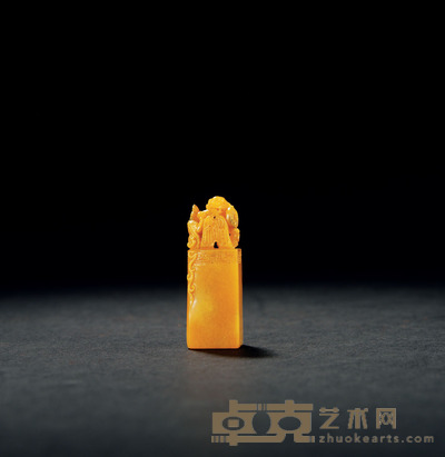 乌鸦皮田黄石双螭拱钱钮方章 1.3×1.6×4.8cm 20.3g