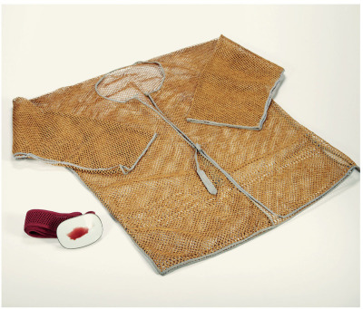 明－清·釉里红鳜鱼包银带扣腰带、竹衣