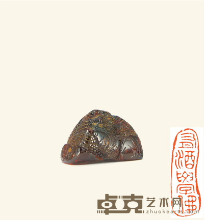 清·琥珀雕山形印章 高:3.3cm