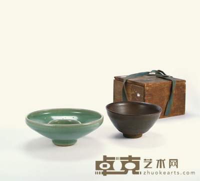 明以前·龙泉青釉盏托及天目茶盏一组 1.高:6cm口径:12cm2.高:5.5cm直径:15.5cm 数量: