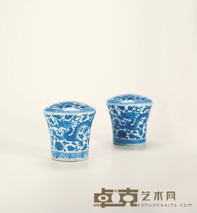 清·青花云龙纹大轴头一对 高：8.5cm