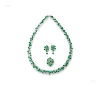 天然祖母绿蛋面配钻石项链、戒指及耳环套装