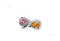 天然水滴型艳彩黄钻石及中彩粉红色钻石配钻石戒指