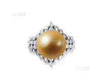 金色珍珠配钻石戒指