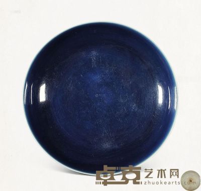 明万历 霁蓝釉暗刻龙纹盘 直径25.5cm
