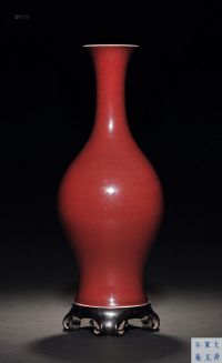 清雍正 霁红釉橄榄瓶