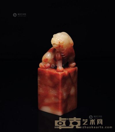 寿山芙蓉石圆雕兽钮方章 2.5×2.4×6.8cm