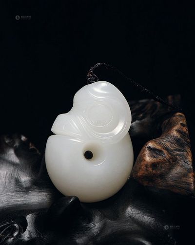 李康  圆雕玉猪龙