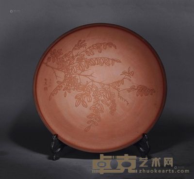 喻慧绘、顾顺良刻、罗强制  刻绘春色盎然赏盘 高2.5cm；直径55cm