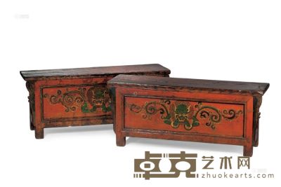 彩绘兽面纹藏桌一对 十八世纪 98×41×27cm