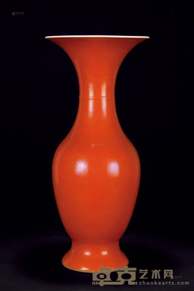 清中期 珊瑚红釉撇口瓶 高43cm