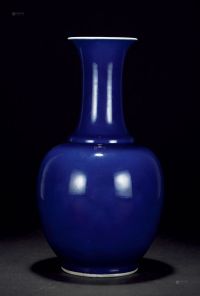 清中期 祭蓝釉撇口瓶