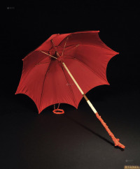 19世纪 红珊瑚雕松鼠葡萄纹伞