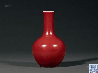 清道光 霁红釉小天球瓶