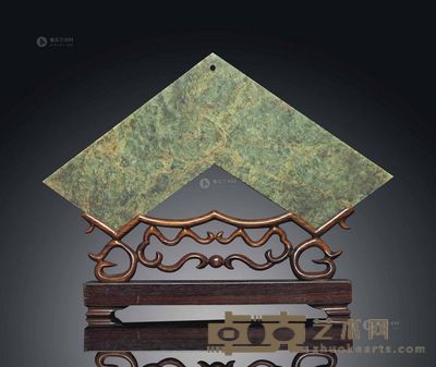 19世纪 A LARGE MOTTLED JADE ARCHAISTIC MUSICAL CHIME，QING 宽36.4cm