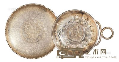 镶1648年荷兰一泰勒银币品酒银盘一只；镶1789年奥匈帝国壹圆银币银盘一只 直径90mm；直径93mm