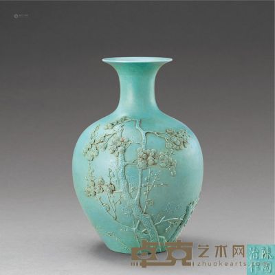 清道光 松石绿釉雕瓷岁寒三友瓶 高19.5cm