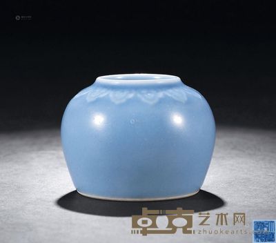 清乾隆 天蓝釉水盂 <em>DM3.7cm;高5.0cm</em>