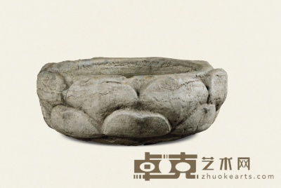 元·青石莲瓣纹石盆 66×66×25 cm