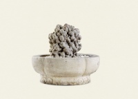 清·汉白玉海棠形如意足石盆连珊瑚石