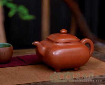 清末民初·俞国良制大红袍四方传炉壶 10.5×17.6cm