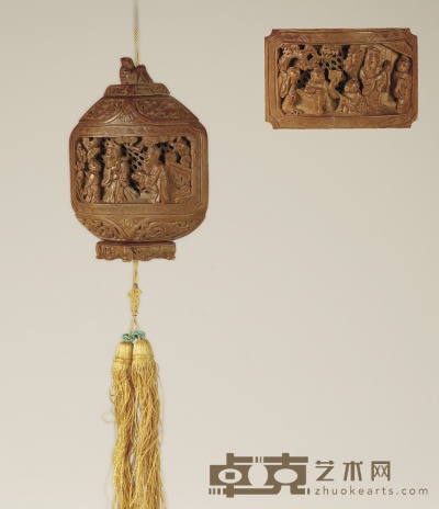 清·黄杨木雕戏曲人物香囊 高：8cm 宽：6cm