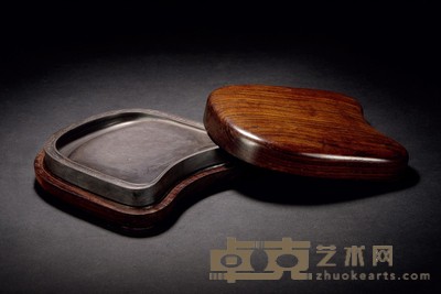 清·山水纹淌池端砚 13.5×13.3×2.5cm