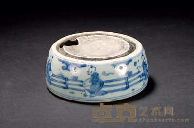 明·隆庆年制人物纹青花瓷砚 径:10.5cm高:4.2cm
