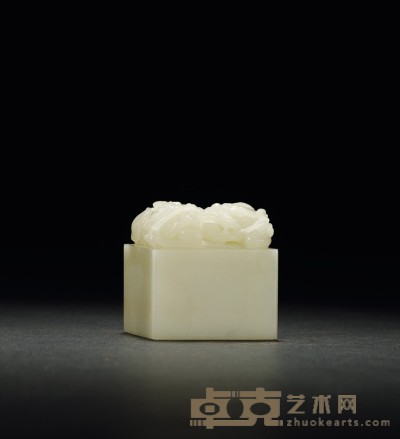 寿山芙蓉石古兽钮扁方章 3.4×3.7×3.8cm