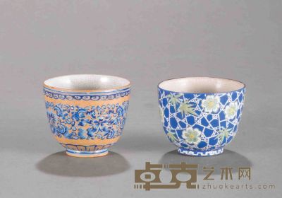 满彩花卉纹内白釉茶杯（ 两只） 宽 7 . 5厘米 高 6厘米