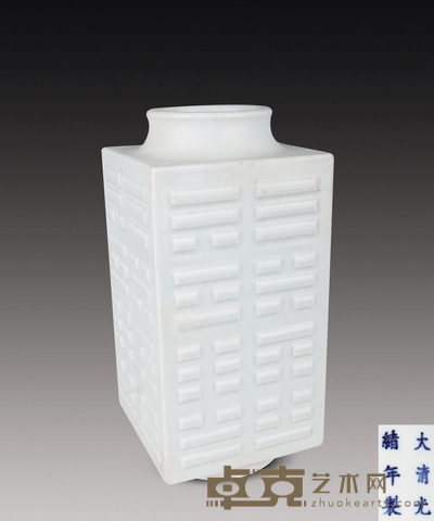 清光绪 粉青釉八卦琮式瓶 H 28 cm