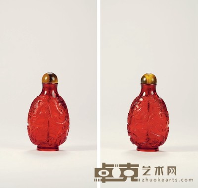 清中期·红料雕双龙戏珠鼻烟壶 带盖高:8cm