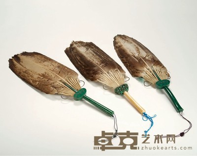 清·路大荒旧藏虬角柄羽扇三件 长：51cm