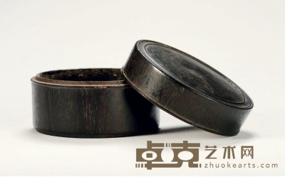 清·紫檀雕蔗段式弦纹盖盒 高：7cm直径：10.8cm