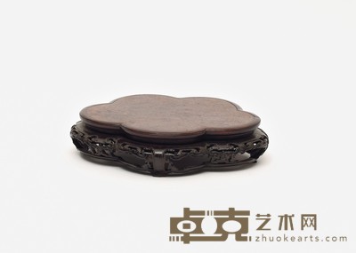 清乾隆 紫檀嵌瘿木面海棠式座 长: 20 cm 宽: 15.5cm
