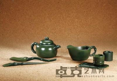 瞿惠中 潇湘染碧 青玉茶具一组七件 茶壶118×72×71mm 茶杯34×34×31mm 茶盘89×50×7mm