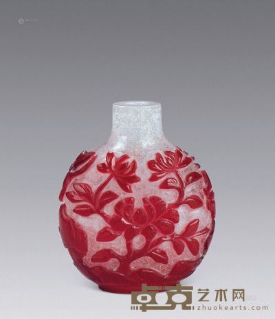 清 白料套红料花卉纹鼻烟壶 高6.5cm