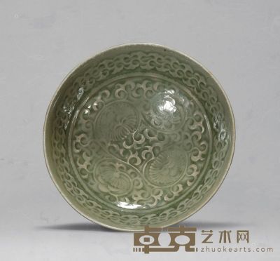 北宋 耀州窑 青釉模印缠枝团菊纹大盌 口径17.4cm