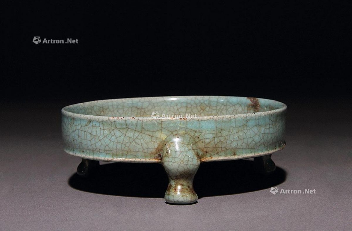 lot:108 汝窑三足洗