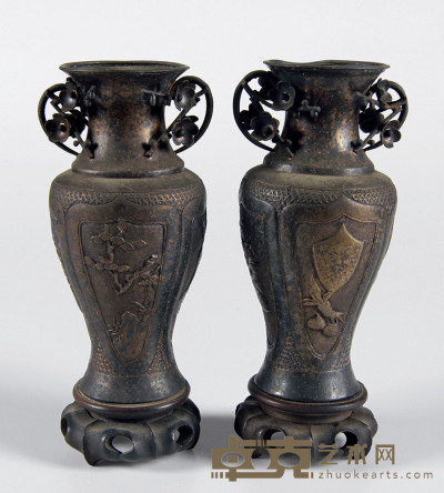 清晚期 铜刻花瓶 （一对） 直径6cm；高15cm