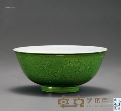 清光绪 瓜皮绿釉暗刻龙纹碗 直径15.5cm