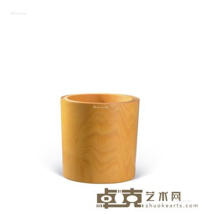 黄杨木制素笔筒 高15.2cm；直径15.1cm