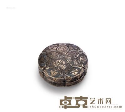 唐 西元9世纪 银鎏金錾花鱼子地宝相花菱花盒 口径4cm