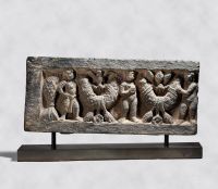 西元2/3世纪 犍陀罗 灰片岩浮雕童子花环